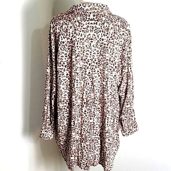 Velvet 🤍 Heart White, Rust & Black Buttondown Print Shirt, Size 1X - Picture 5 of 7